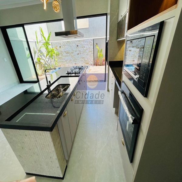 Casa código CI-199 no bairro Village Provence - São José do Rio Preto